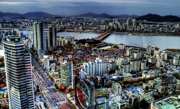 Корея – потрясающий по наглядности пример разных путей развития