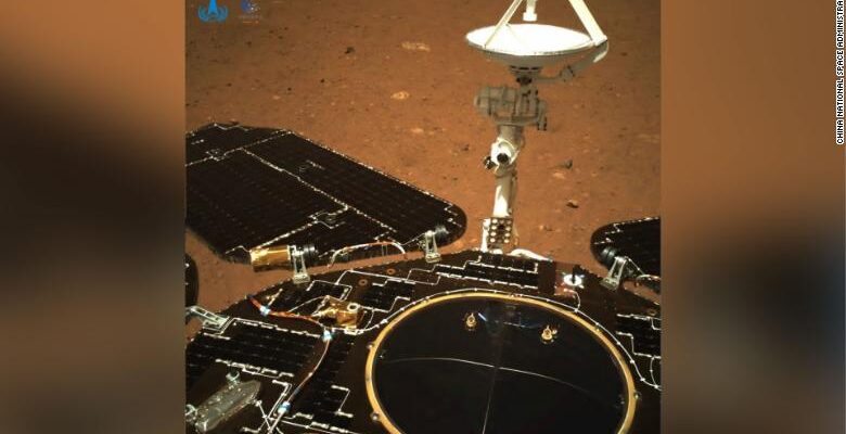 Китай заявил, что Чжуронг впервые выехал на поверхность Марса