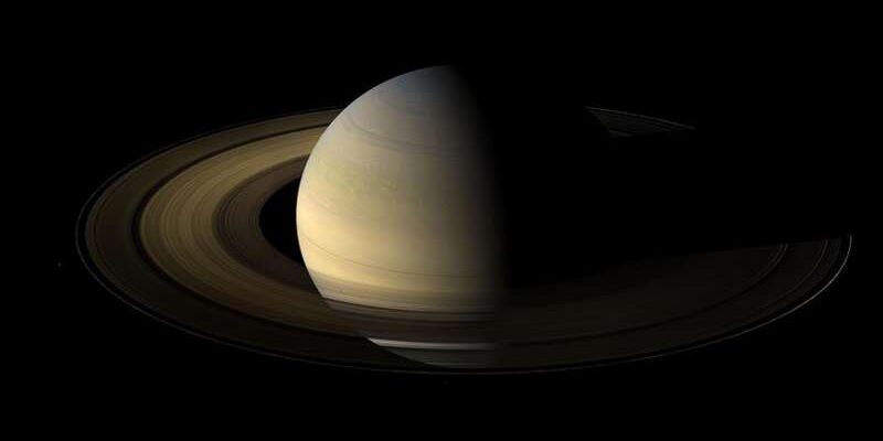 Эксперименты подтверждают возможность гелиевого дождя внутри Юпитера и Сатурна
