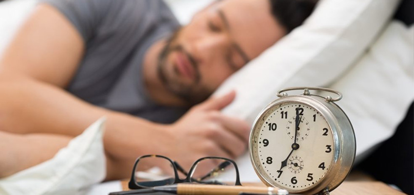 Исследователи рассказали, почему люди спят