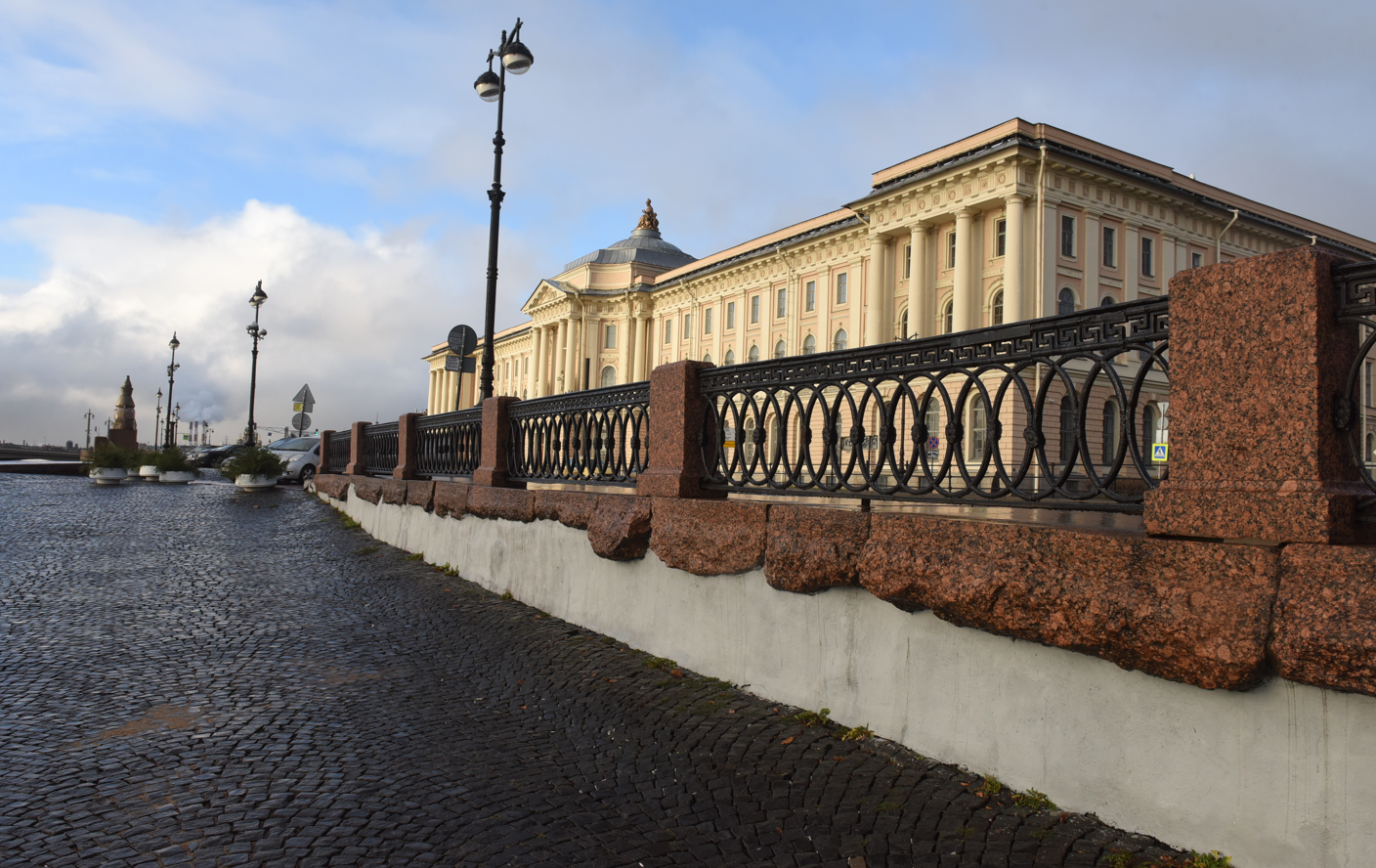 площадь трезини в санкт петербурге